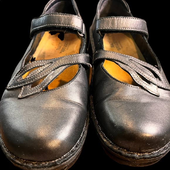 Naot MaryJanes Grey Metallic WMNS EU39 - Picture 1 of 6